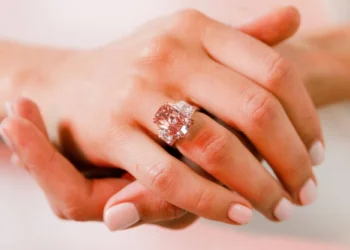 How HK Influences the Diamond Ring Trade Revolution